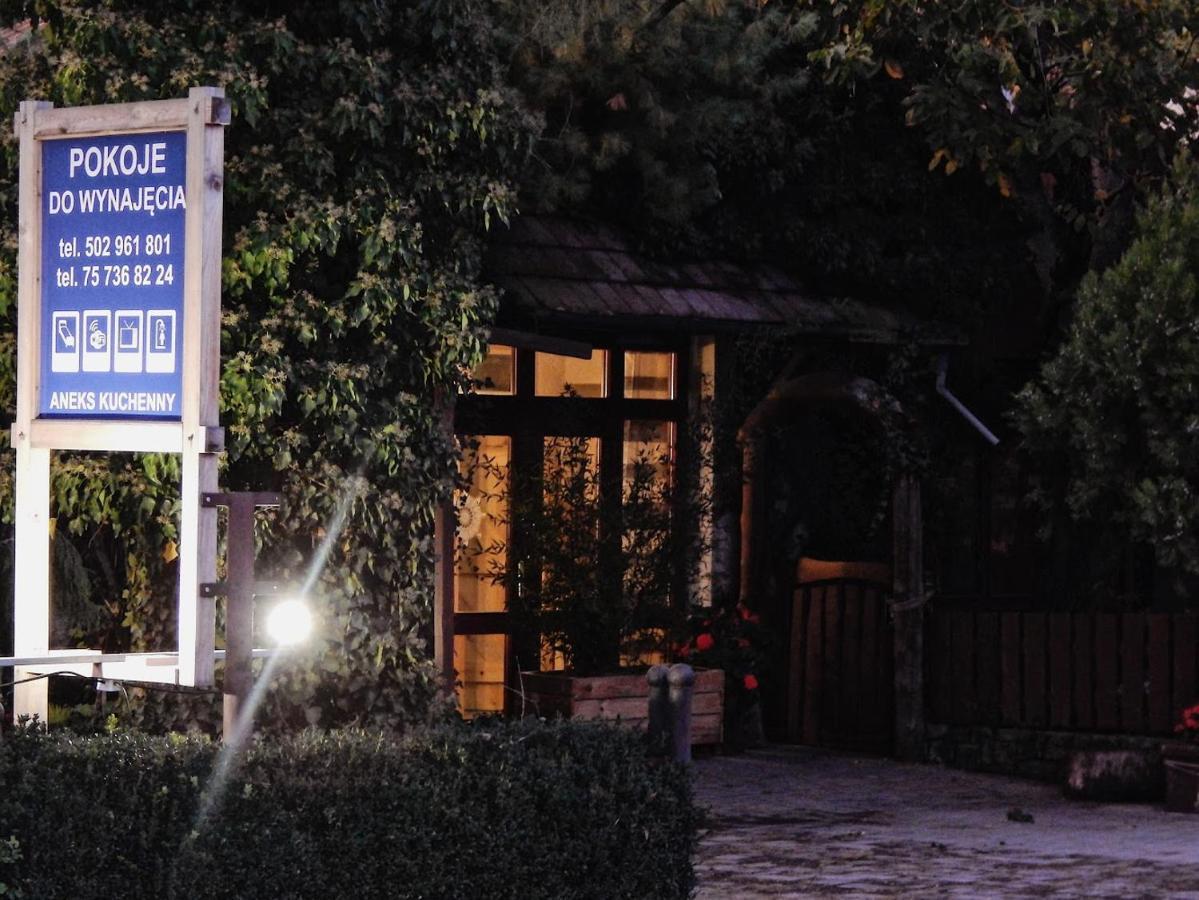 Pokoje Do Wynajecia Nowogrodziec Bagian luar foto