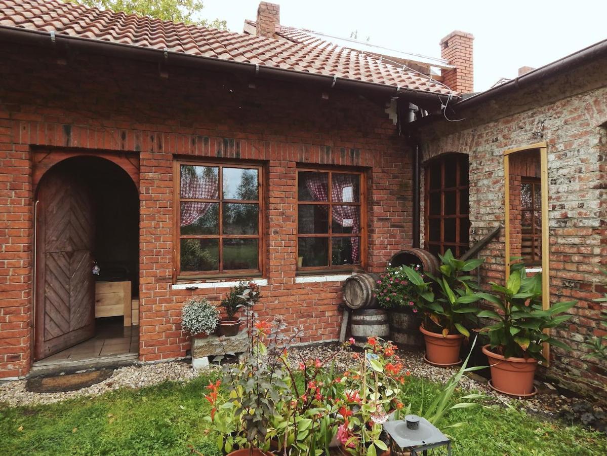 Pokoje Do Wynajecia Nowogrodziec Bagian luar foto