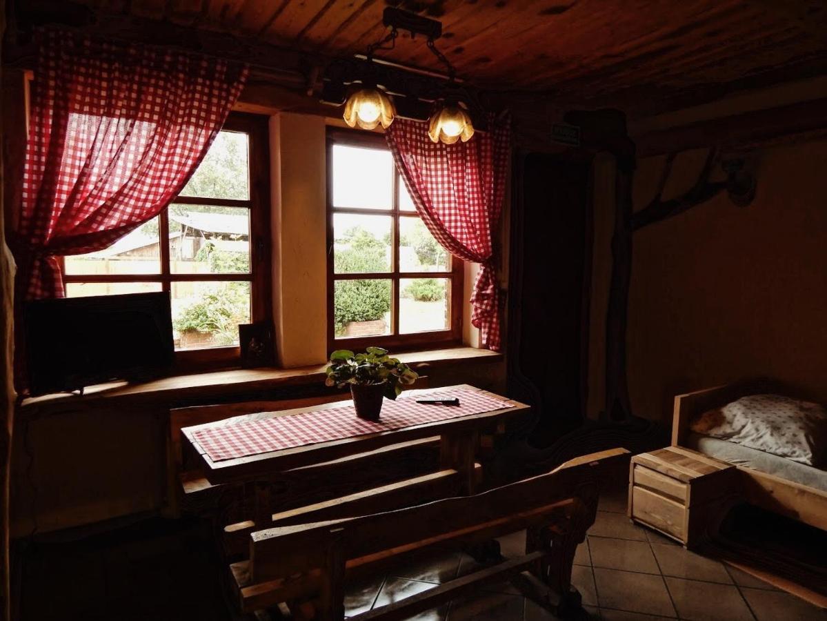 Pokoje Do Wynajecia Nowogrodziec Bagian luar foto